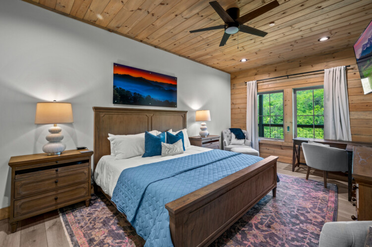 large group cabins in pigeon forge