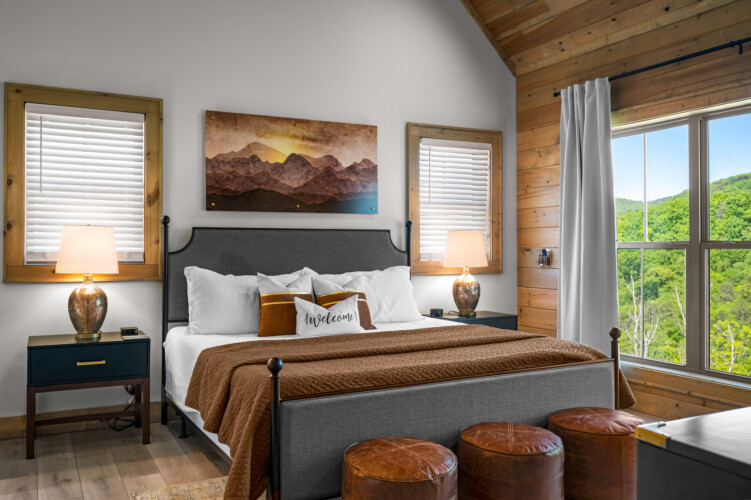 large group cabins in pigeon forge