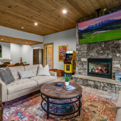 large group cabins in pigeon forge