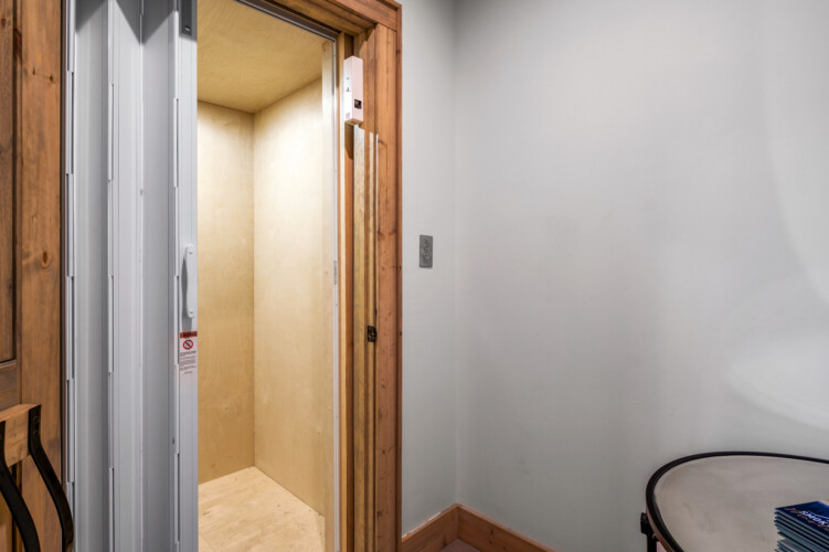 large group cabins in pigeon forge