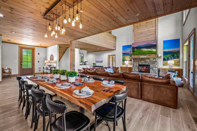 large group cabins in pigeon forge