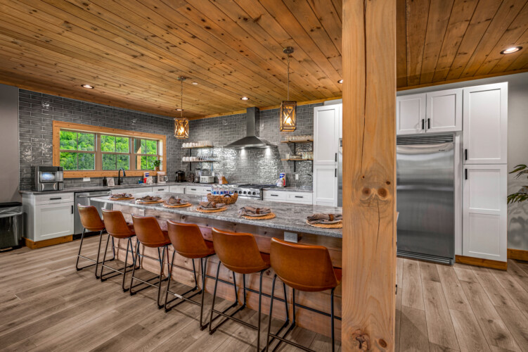 large group cabins in pigeon forge