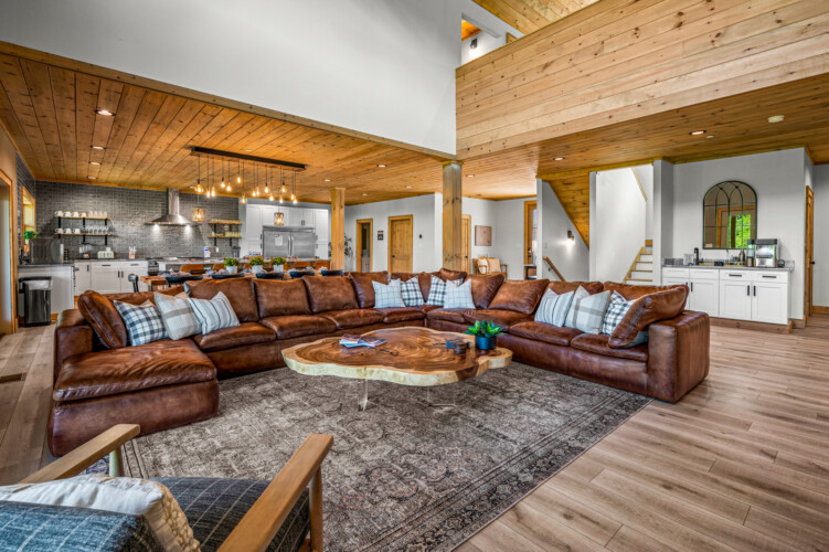 large group cabins in pigeon forge