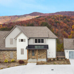 large group cabins in pigeon forge