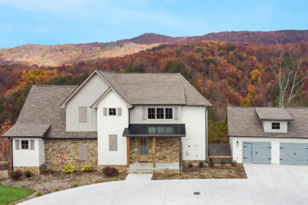 large group cabins in pigeon forge
