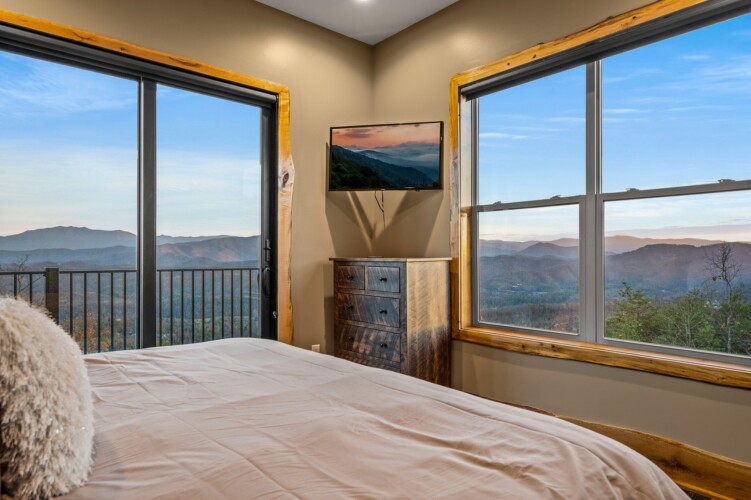 large cabin rentals in pigeon forge